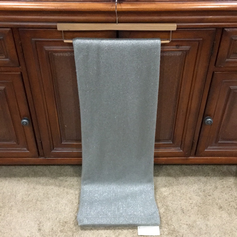 💚 CALVIN KLEIN 💚 COLLECTION LUXURY ULTRA RARE HARD TO FIND BEAUTIFUL BLANKET .